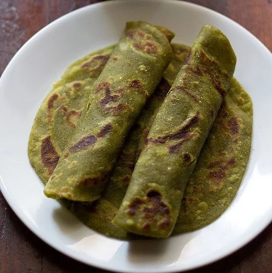 Palak Paratha Recipe 1