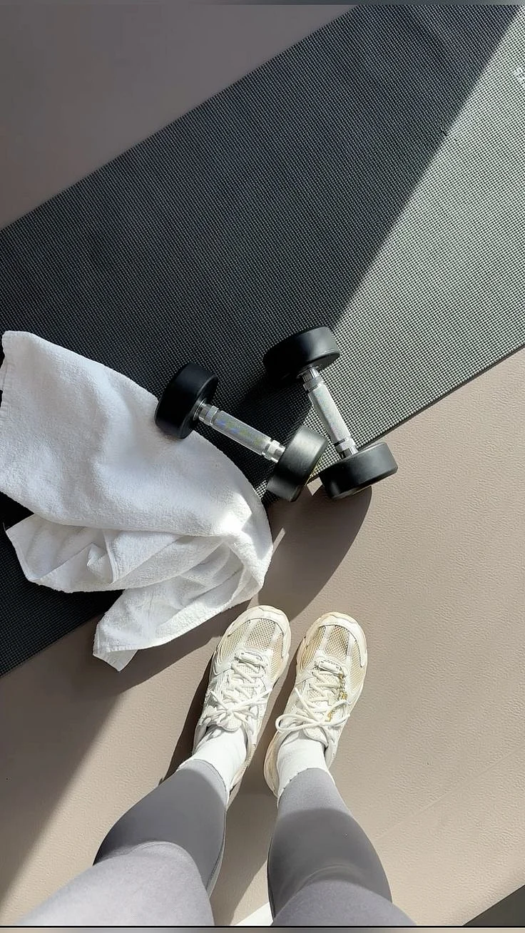 home workout aesthetic