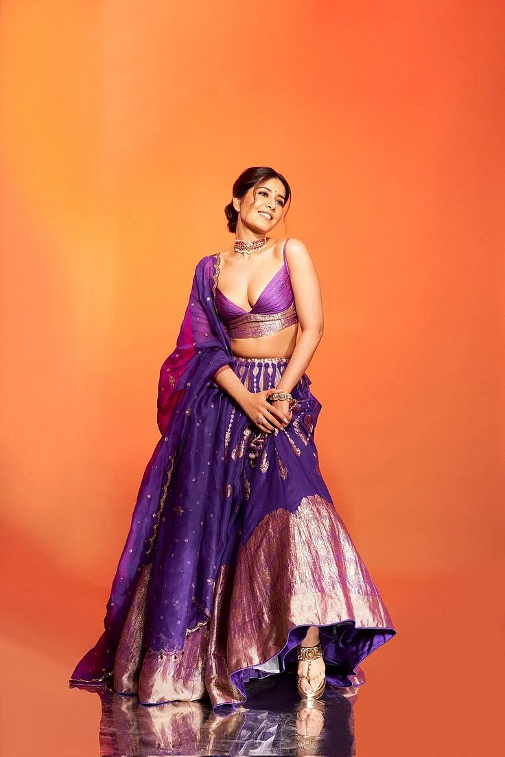 Raashii Khanna Lehengas 3