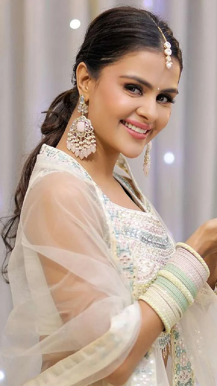 Priyanka Chahar Choudhary 8