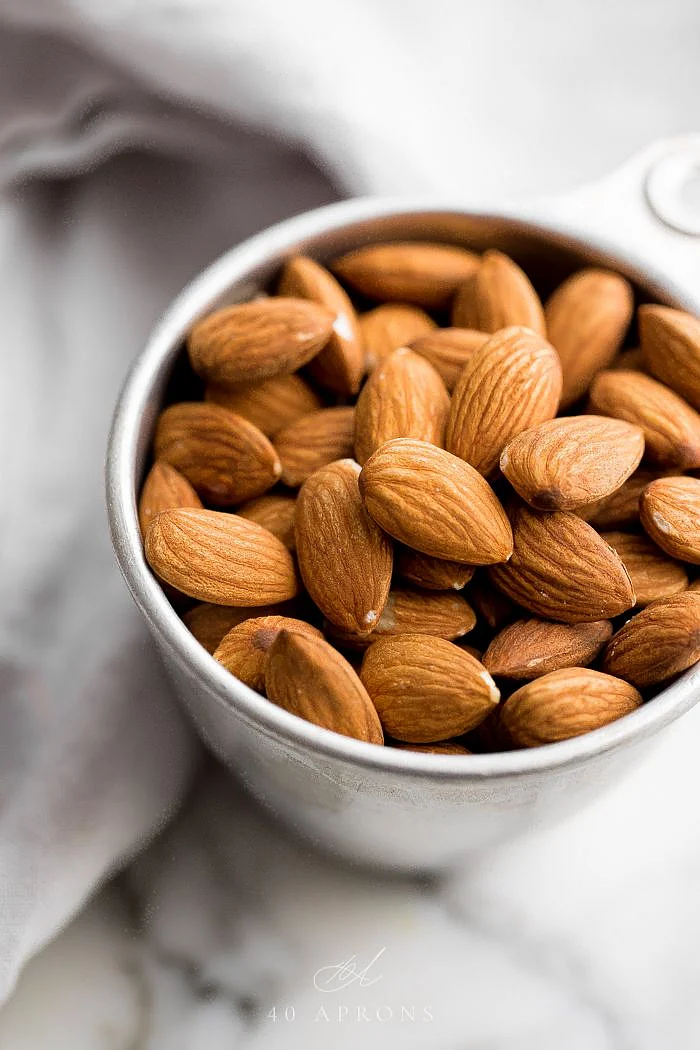 How to Make Almond Milk In 5 Minutes 1