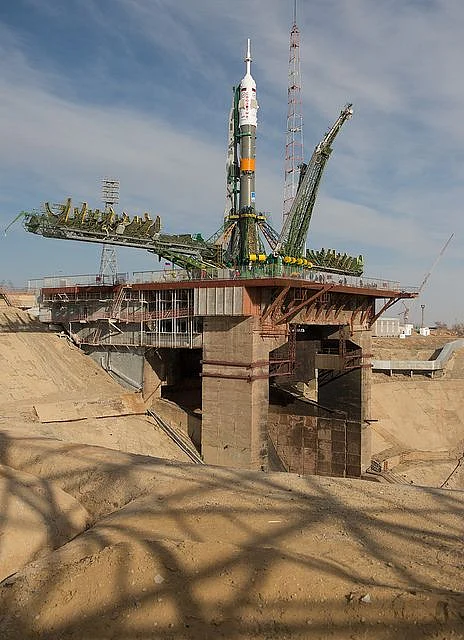Expedition 35 Soyuz Rollout 201303260022HQ