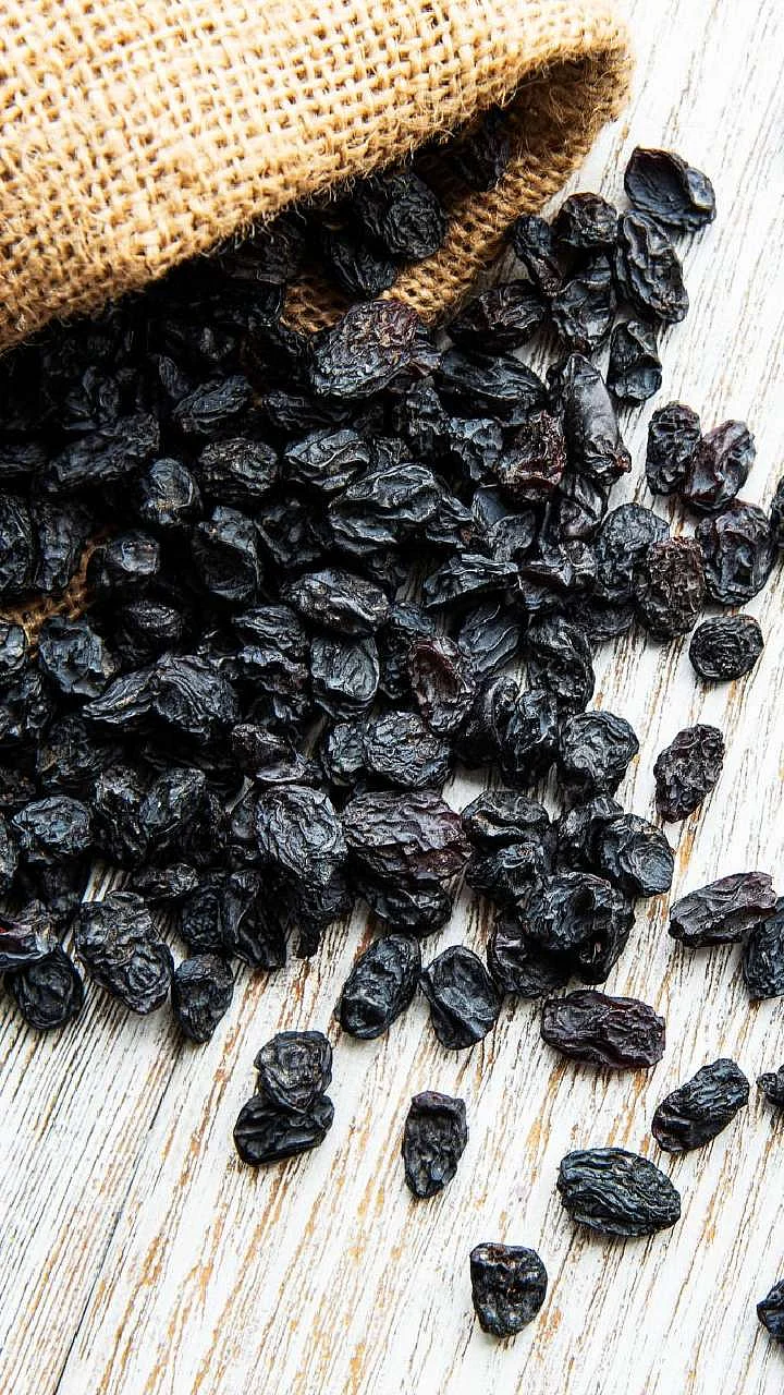 black raisins health benefits 1695884764
