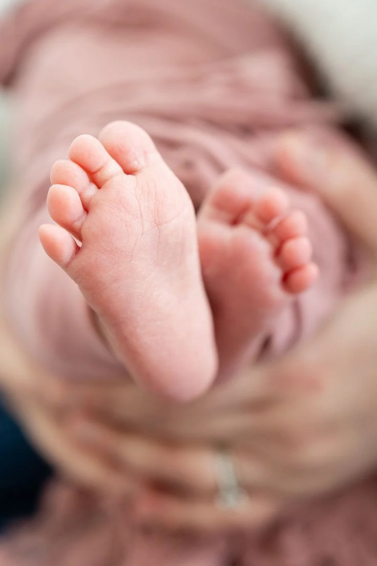 new born girl 3
