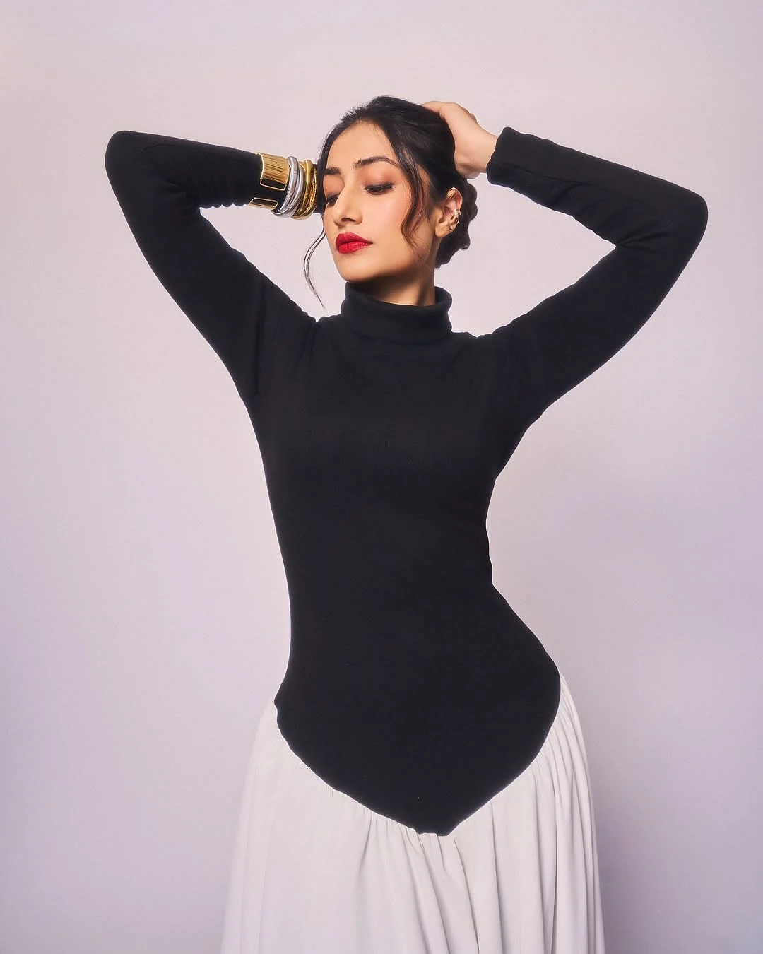 Slaying the game one day at a time Makeup makeupbymanjiri Hair sanjuhairstylist amannagoshe Styled By dipikamohtastylefile rutujastylesOutfit truffleindiaJewellery thejewelgallery Media relat