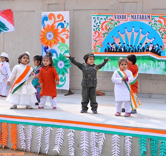 school dance performance ry4
