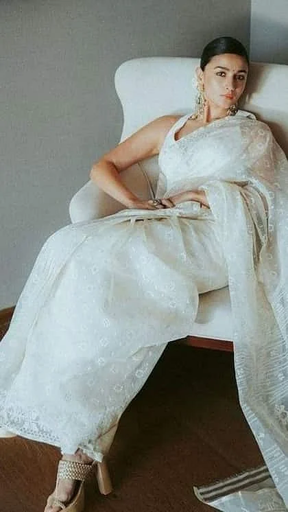 Alia Bhatt White Saree 6