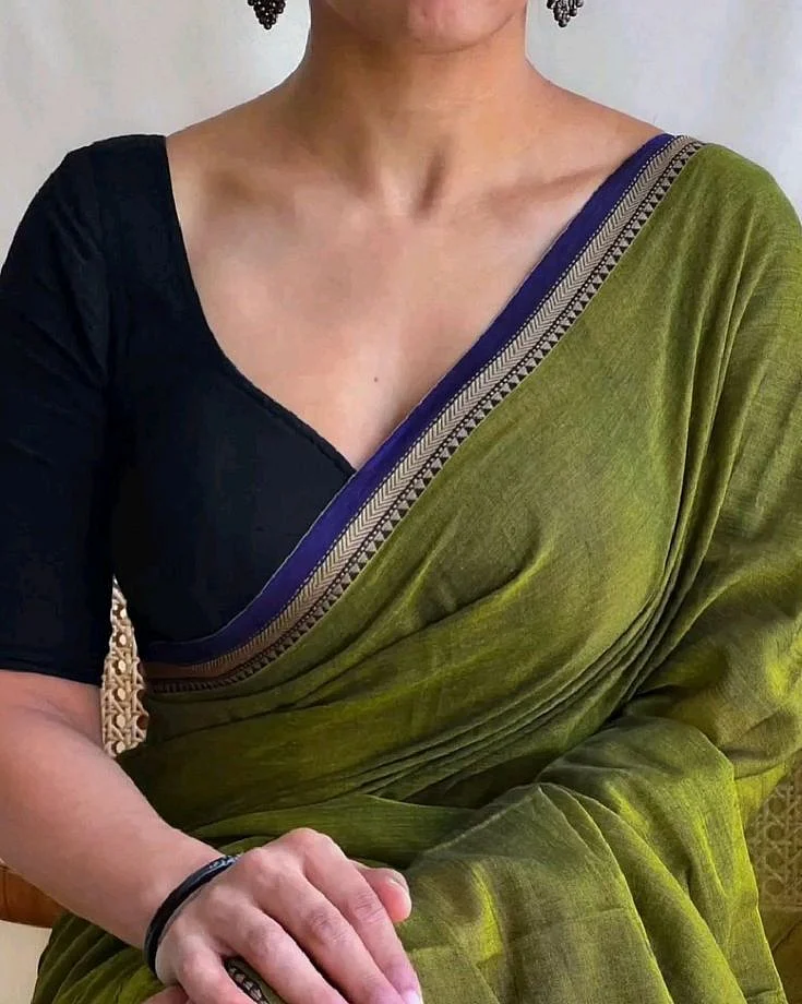 Classic Cotton Saree with Blouse piece For Womens Price 999 rs