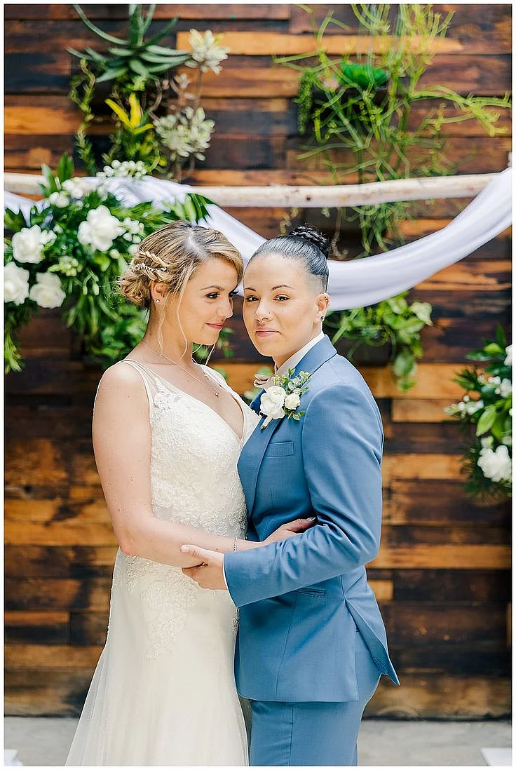 Brooklyn Winery Wedding with Romantic Details