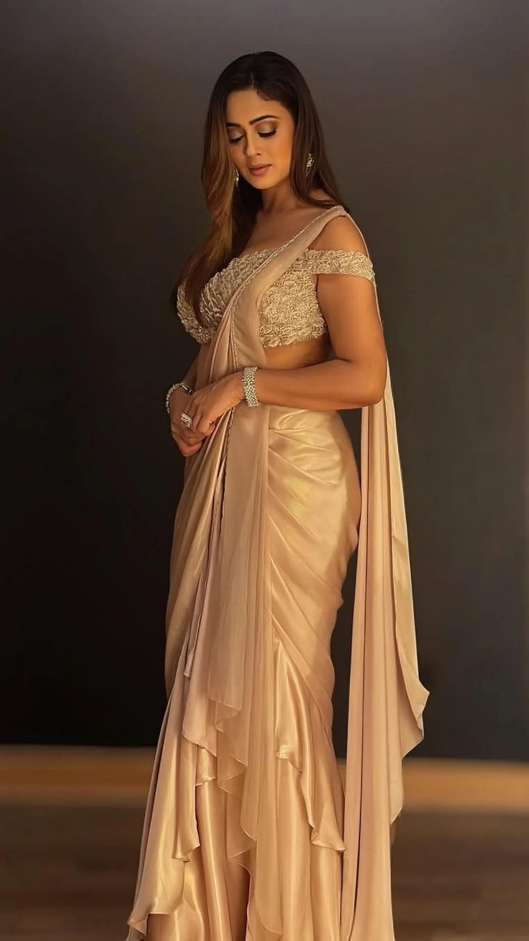 Shweta Tiwari Saree Looks 6