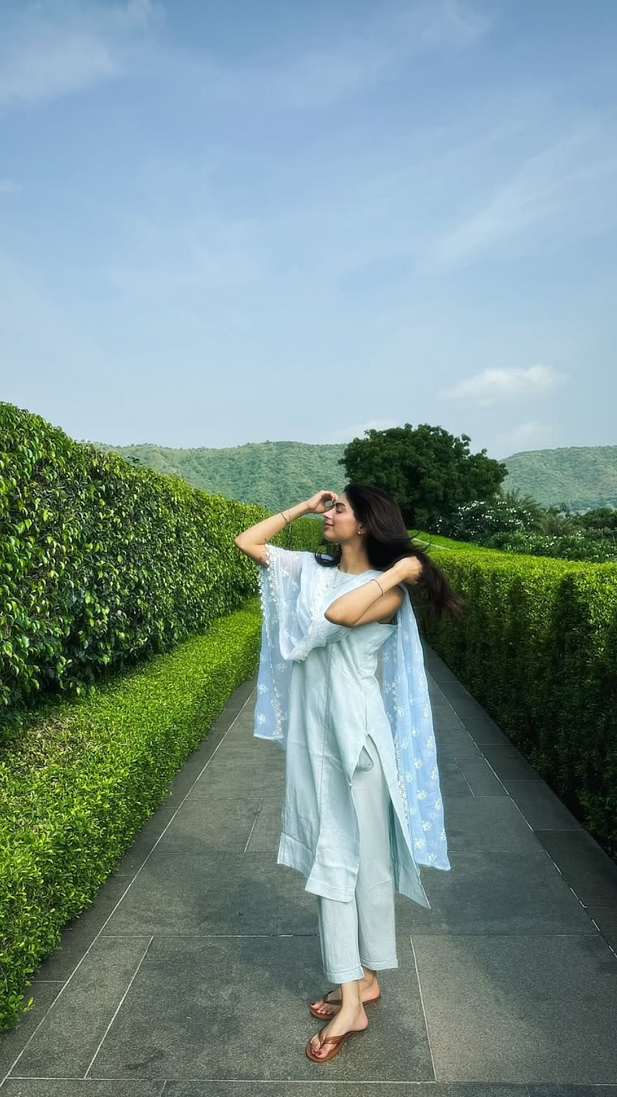 Khushi Kapoor Ethnic 2