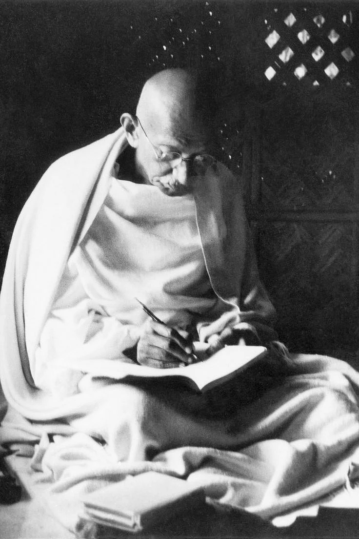 Mahatma Gandhi in 10 inspiring quotations