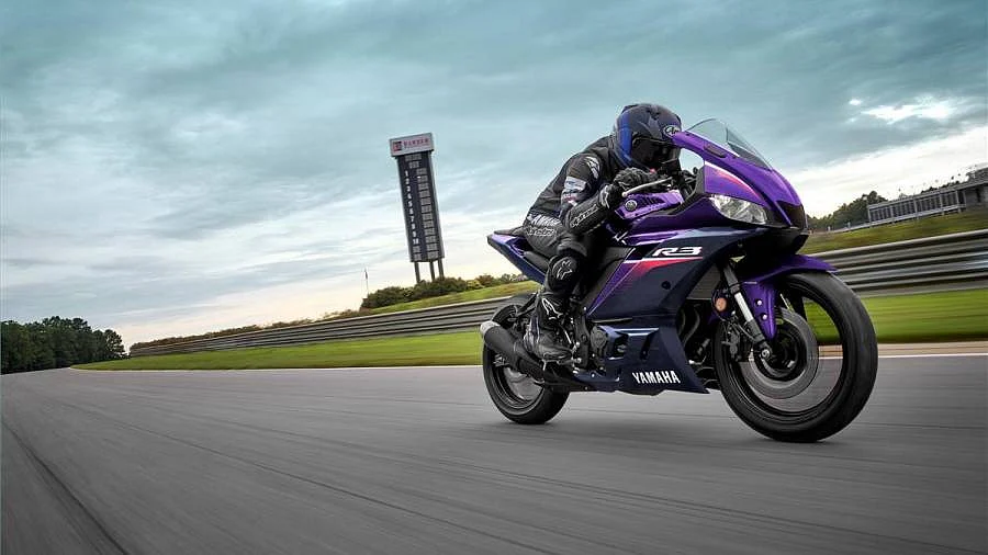 Yamaha R3 1
