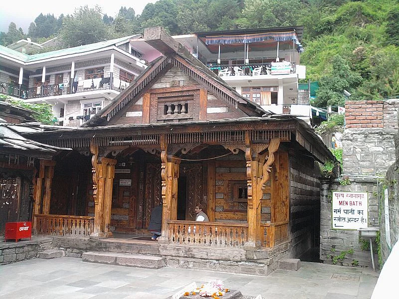 129084435ManaliVashishtTempleMain