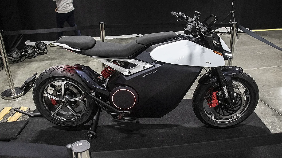 ola roadster right side view3