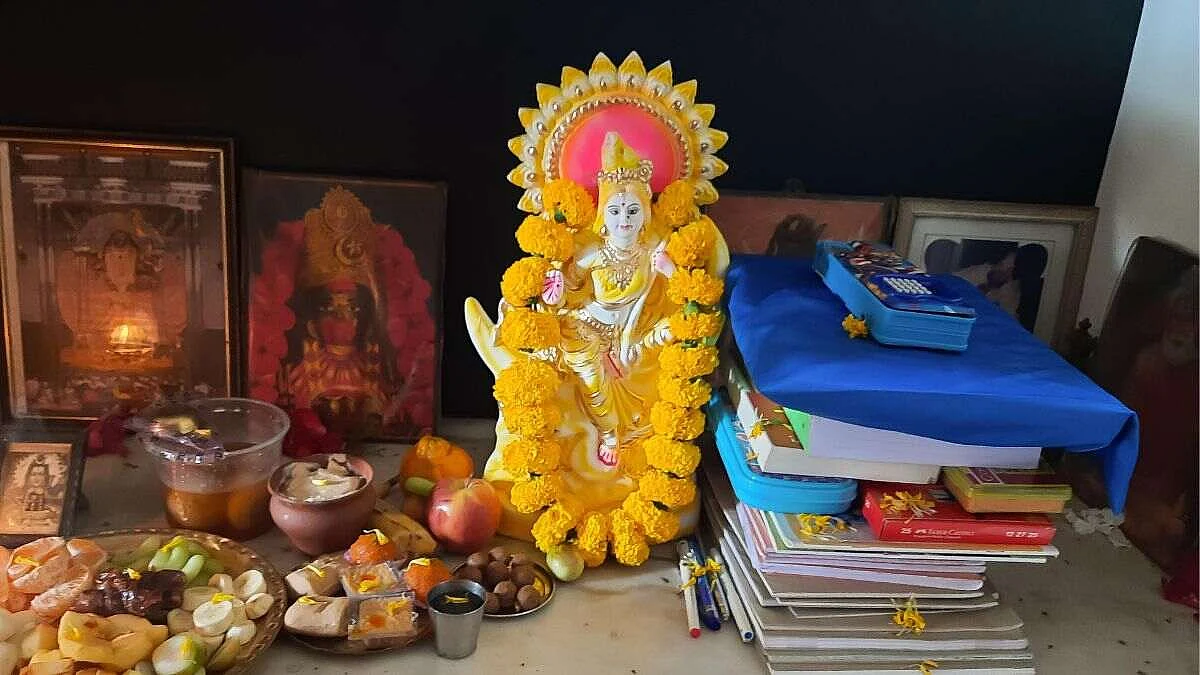 basant panchami 2025 saraswati visarjan 1738322704345