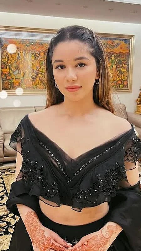 Sara Tendulkar Inspired 9 Trendy Blouse Designs to Slay at Family Functions