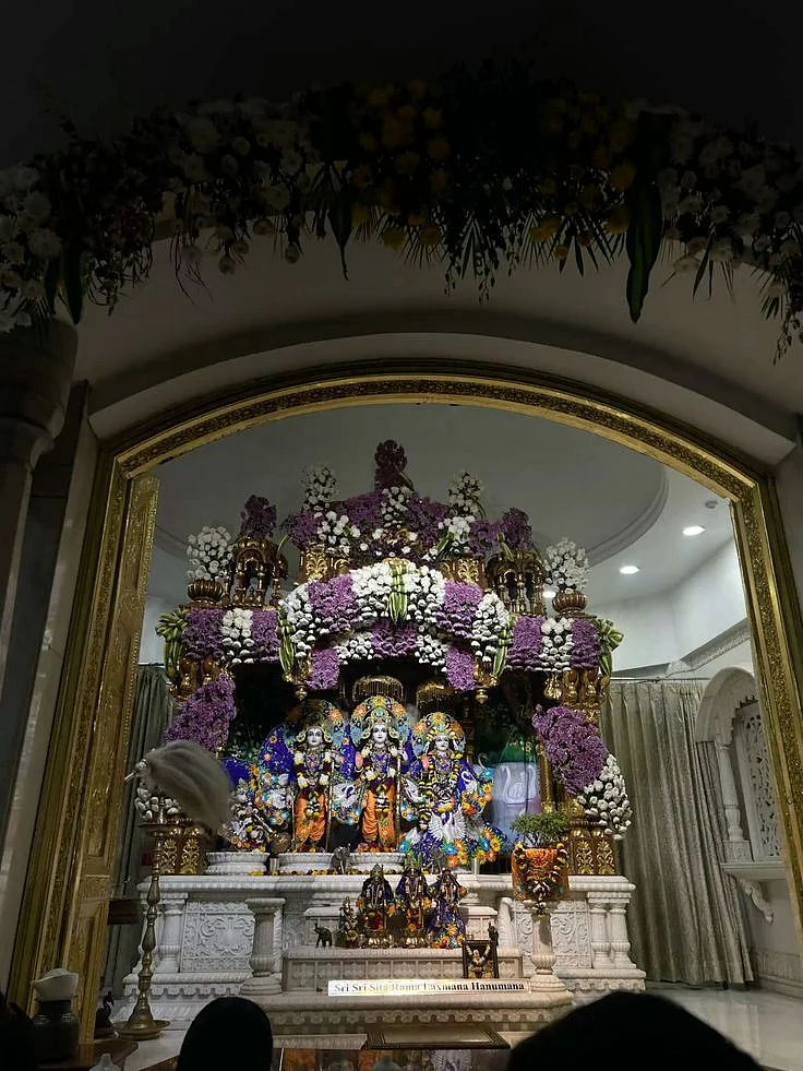 delhigram delhi iskontemple…