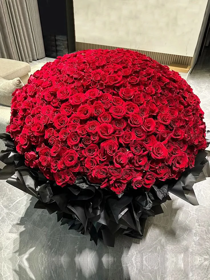 Mon Amour 99 roses Complimentary wrapping