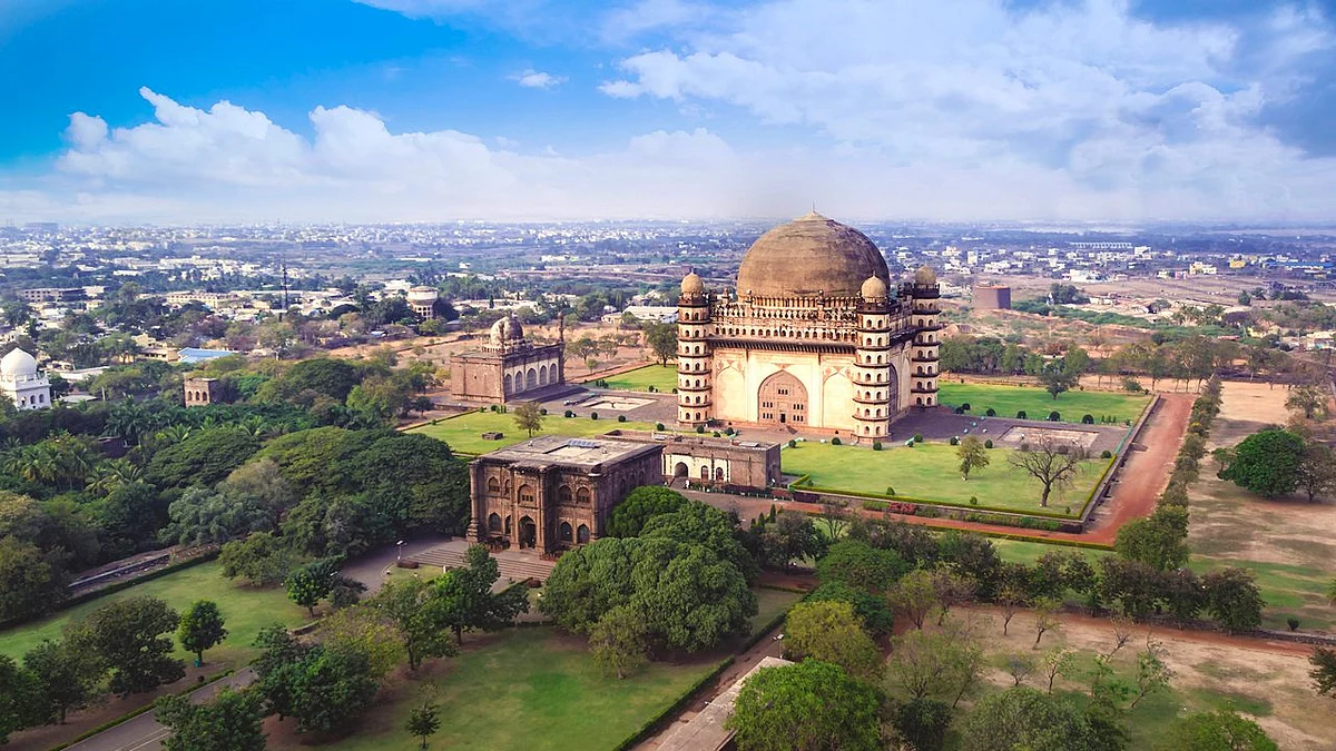 2 gol gumbaz bijapur karnataka city hero