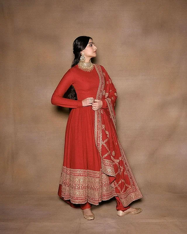 Sonam A Kapoor sonamkapoor • Instagram photos…