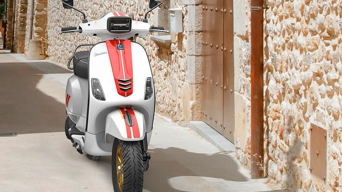 vespa scooter1684478517