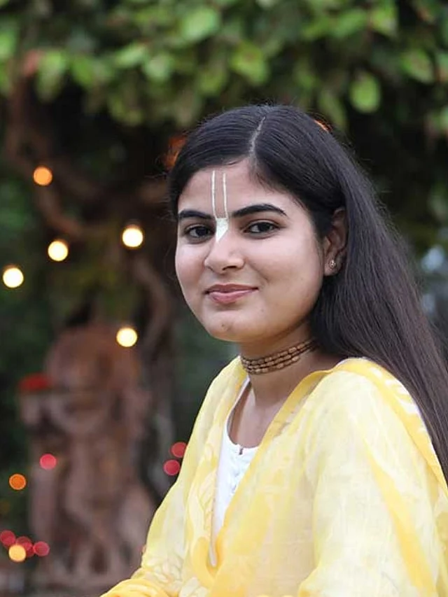 2539883 devi chitralekha ke vicahar 1