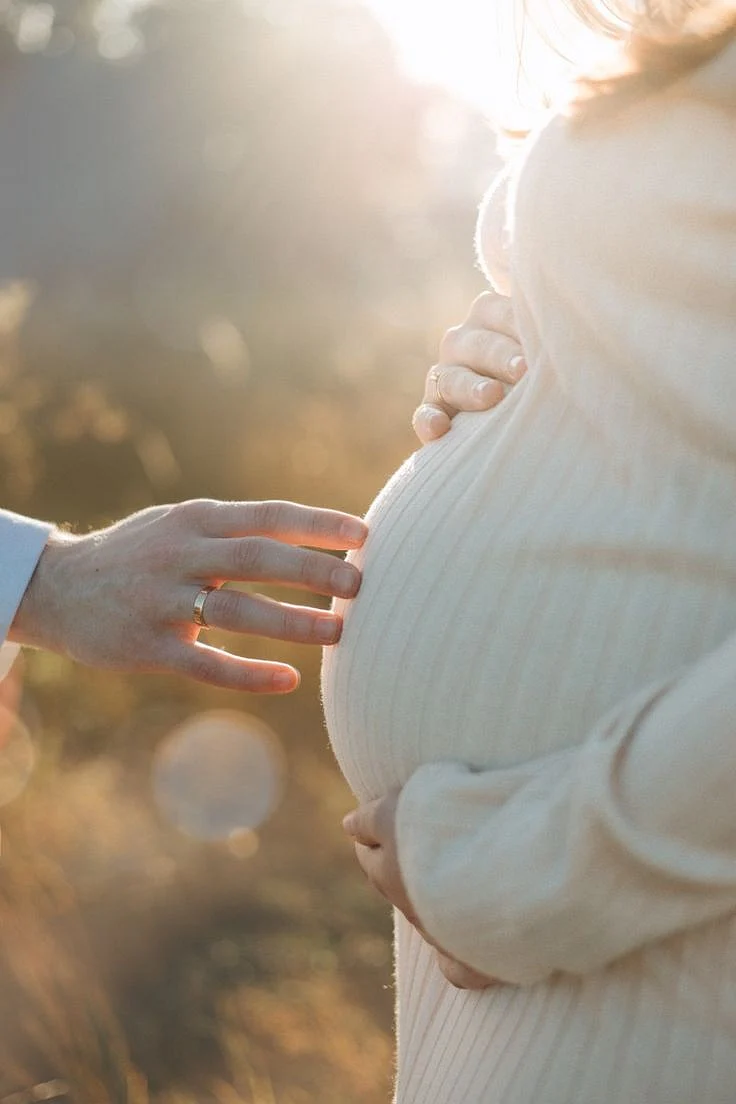 close up pregnancy photo