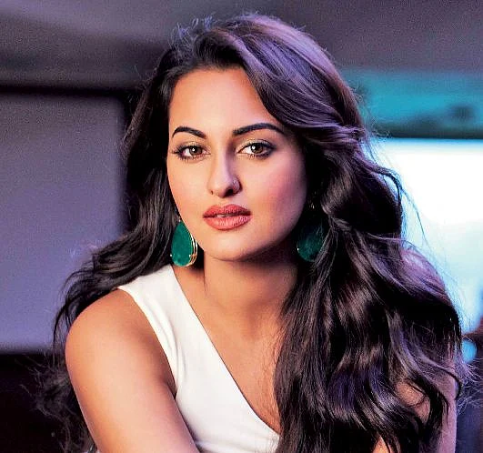 Sonakshi Sinha StarsUnfolded