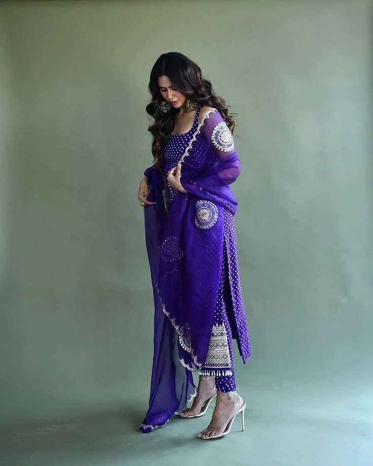 Sonam Bajwa Beautiful Salwar Suit Collection