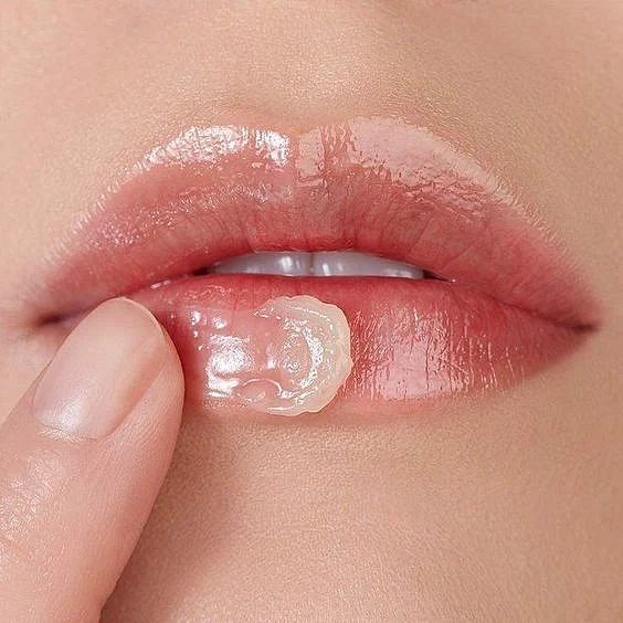 NATURAL NOURISHMENT BEST ESSENTIAL OILS FOR LUXURIOUS LIP GLOSS