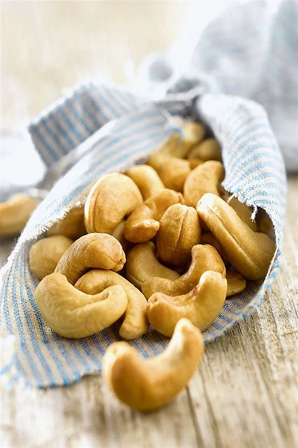 Cashew Nuts 4