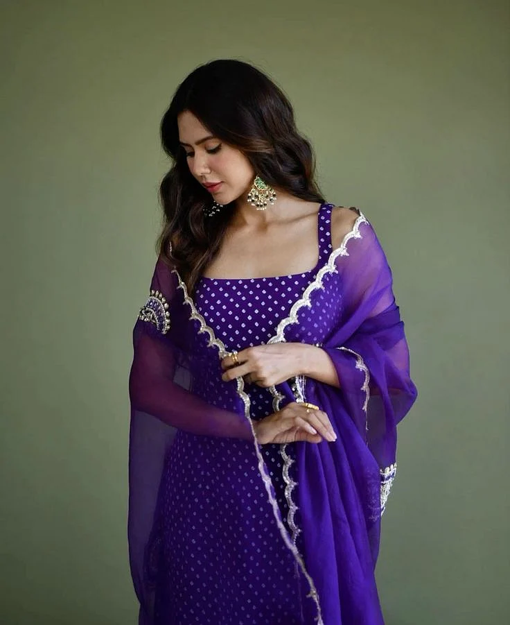 Sonam Bajwa 💙