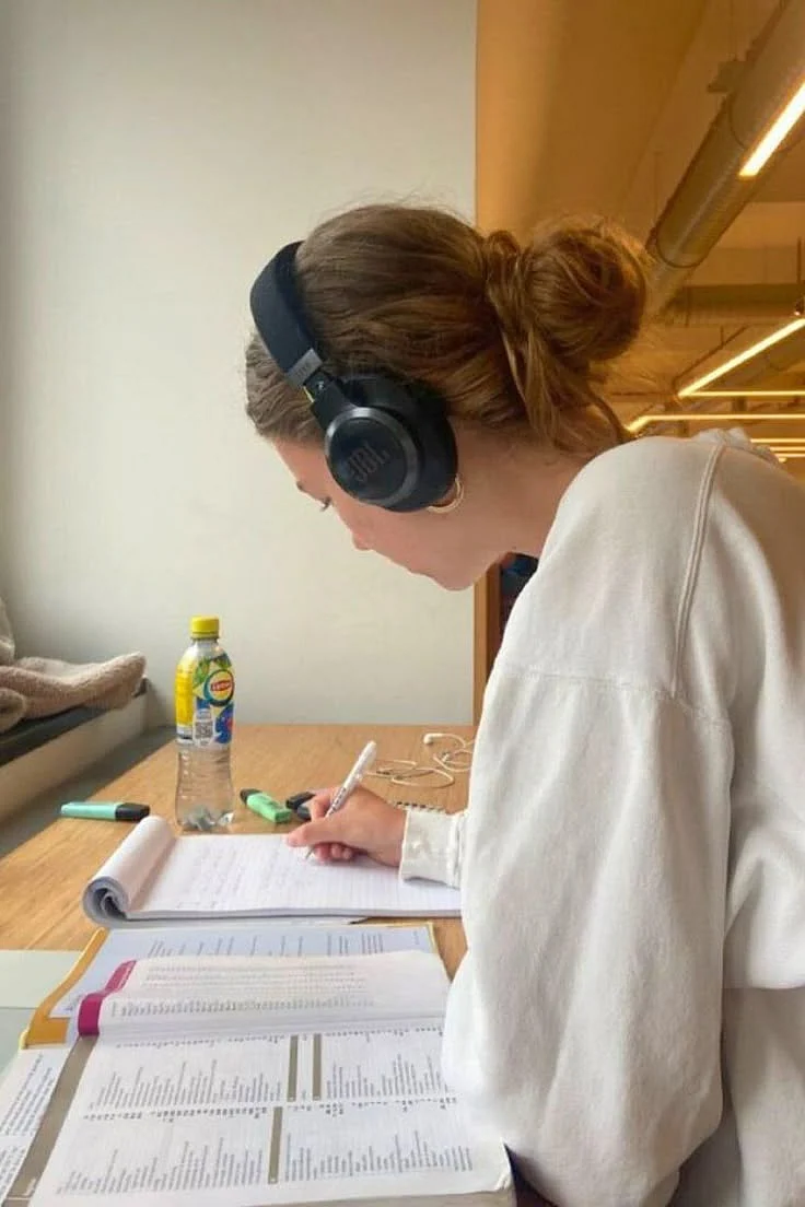 12 Insanely Smart Study Hacks For College Students