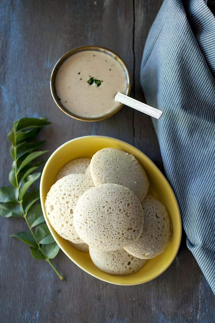 Idli and Chutney