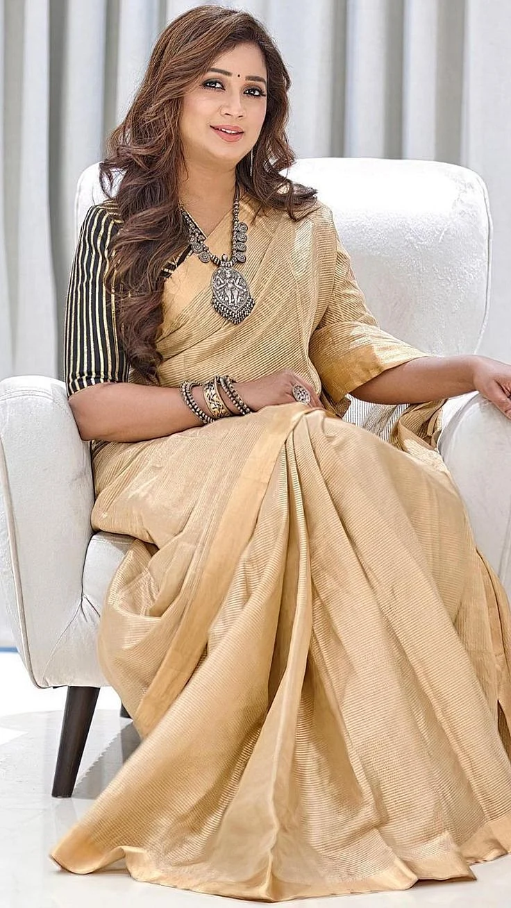Shreya Ghoshal Epitome Of Elegance In Saree Check Out Pics