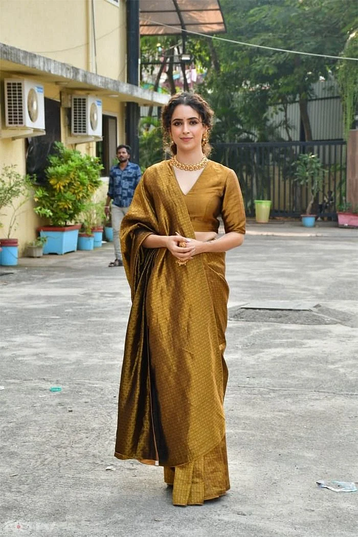 Vicky Kaushal Sanya Malhotra And Fatima Sana Shaikh Were On Promotional Duty 1