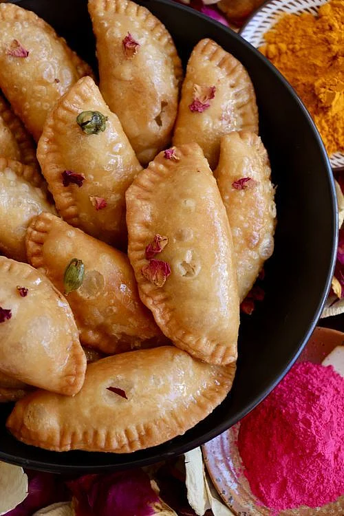 Gujiya
