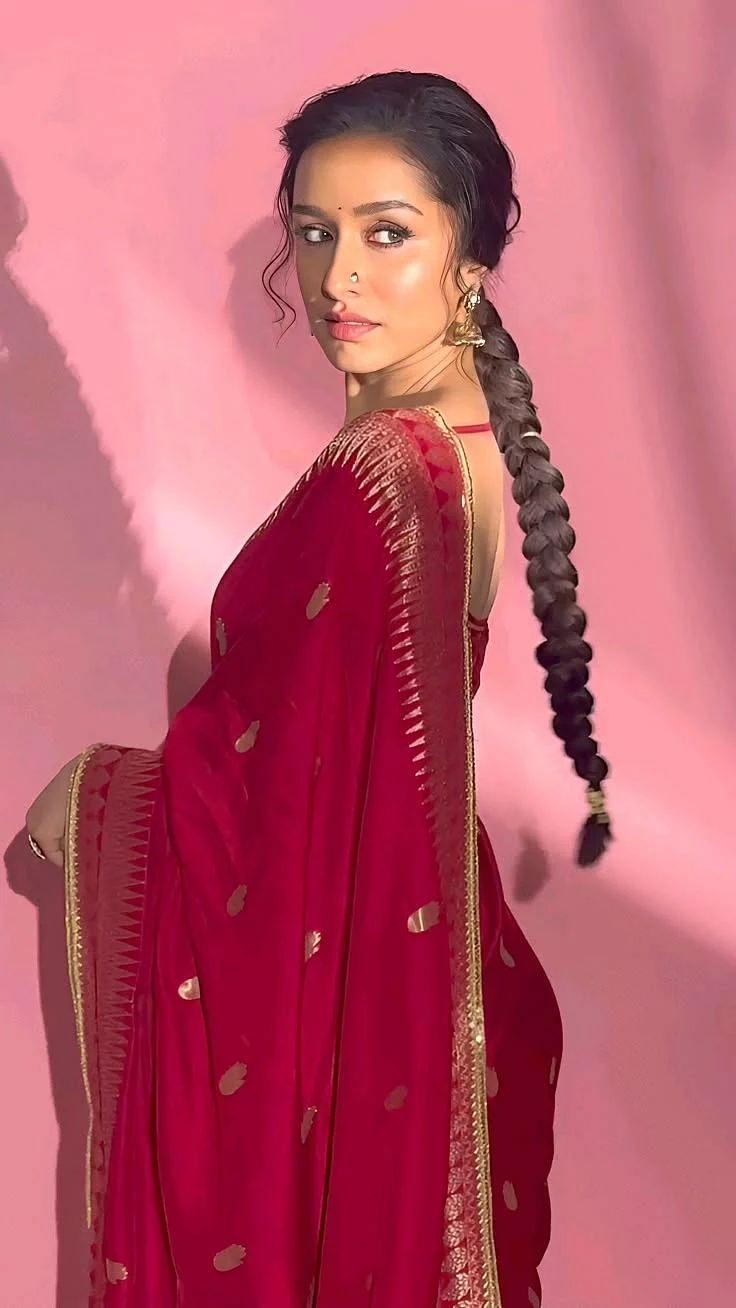 Shraddha Kapoor Saree 10
