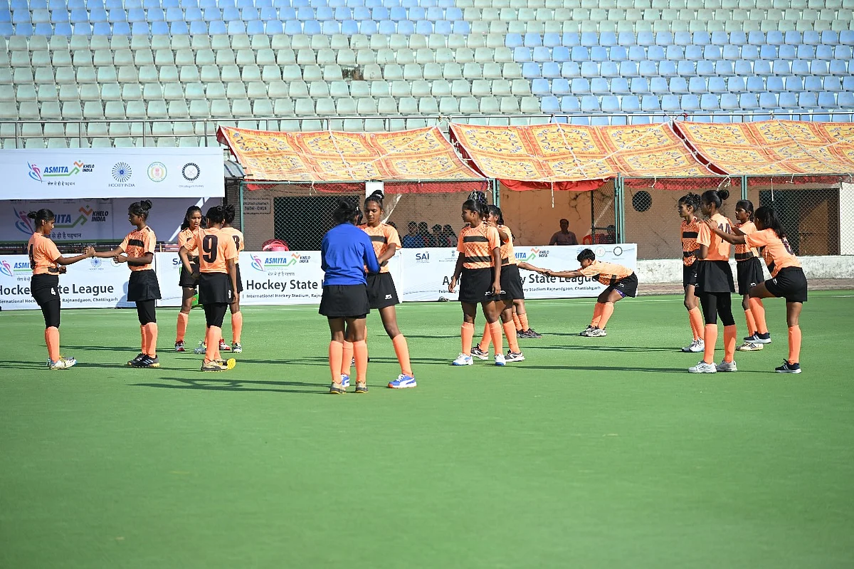 Hockey India 8