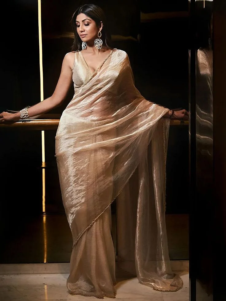 Shilpa Shettys beige tissue sari is a handmade classic by Ekaya Banaras 1