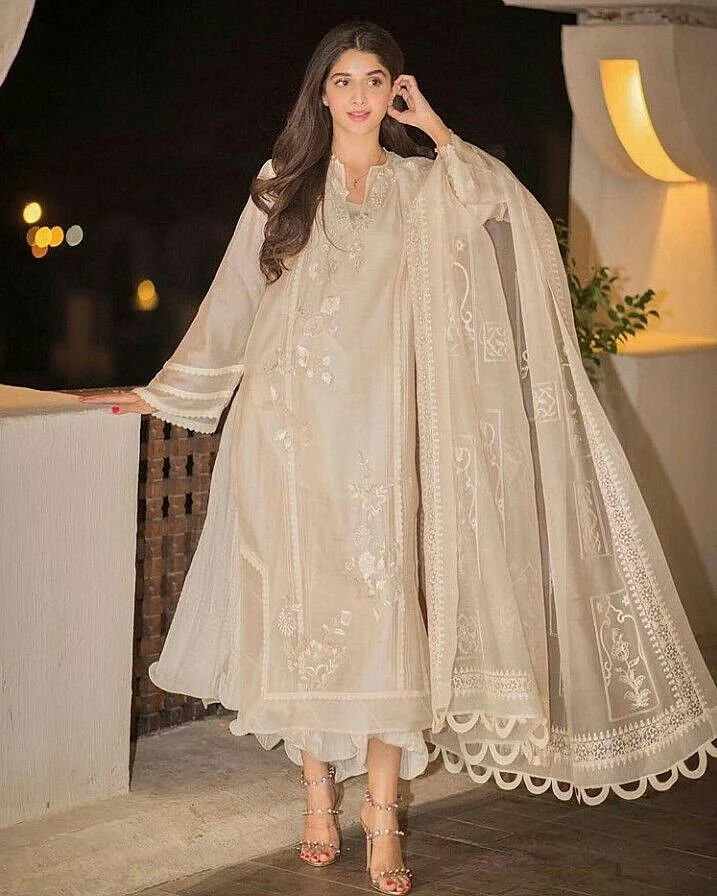 mawra hocane suit 8