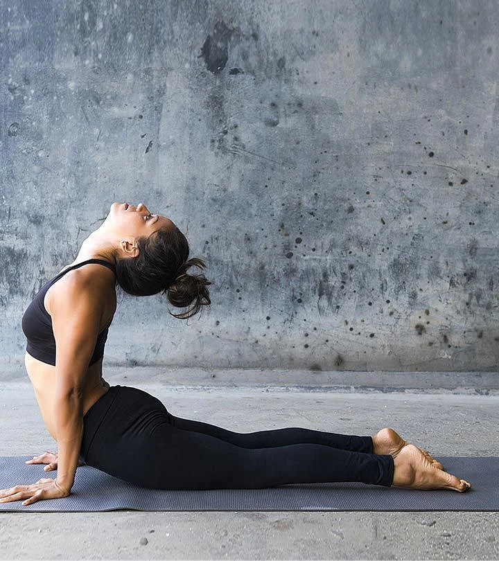 भुजंगासन के 10 फायदे और योगासन विधि – Bhujangasana Cobra Pose Benefits and Steps in Hindi 1