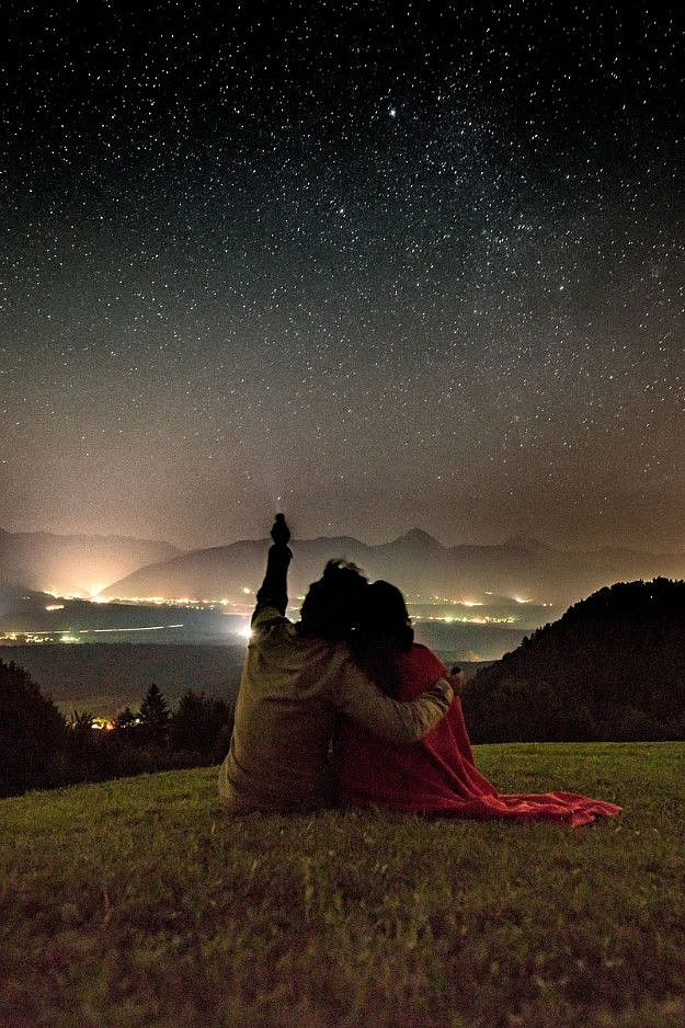 This is Exactly how to make your Romantic Stargazing Date Night Goals Come True