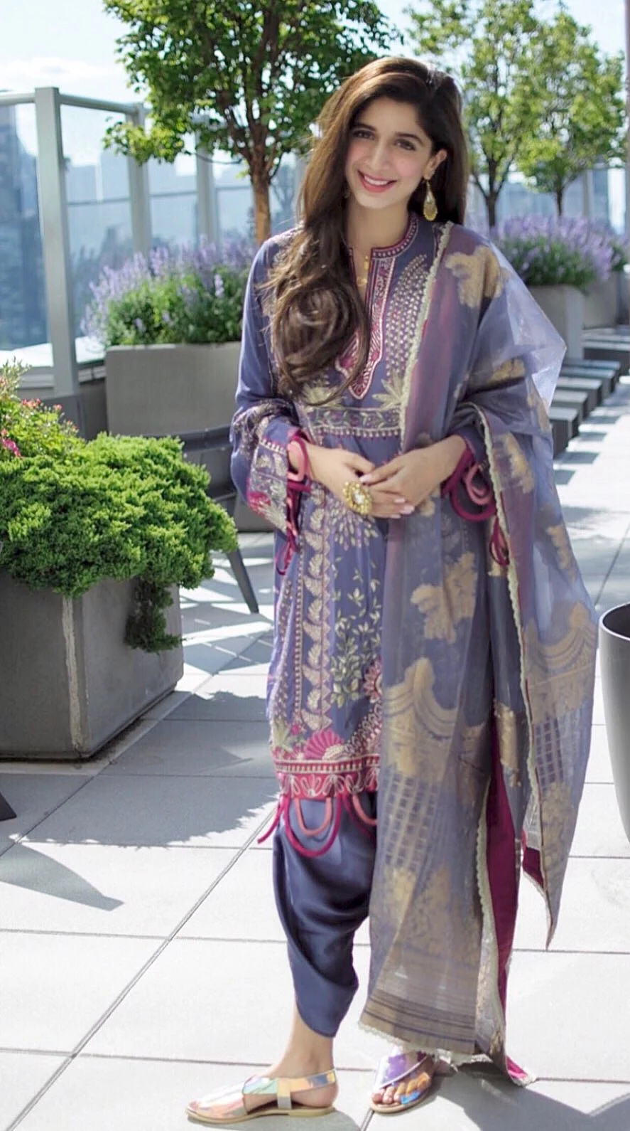 mawra hocane suit 9