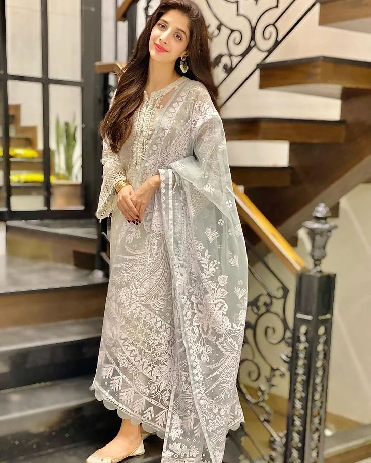 mawra hocane suit 2