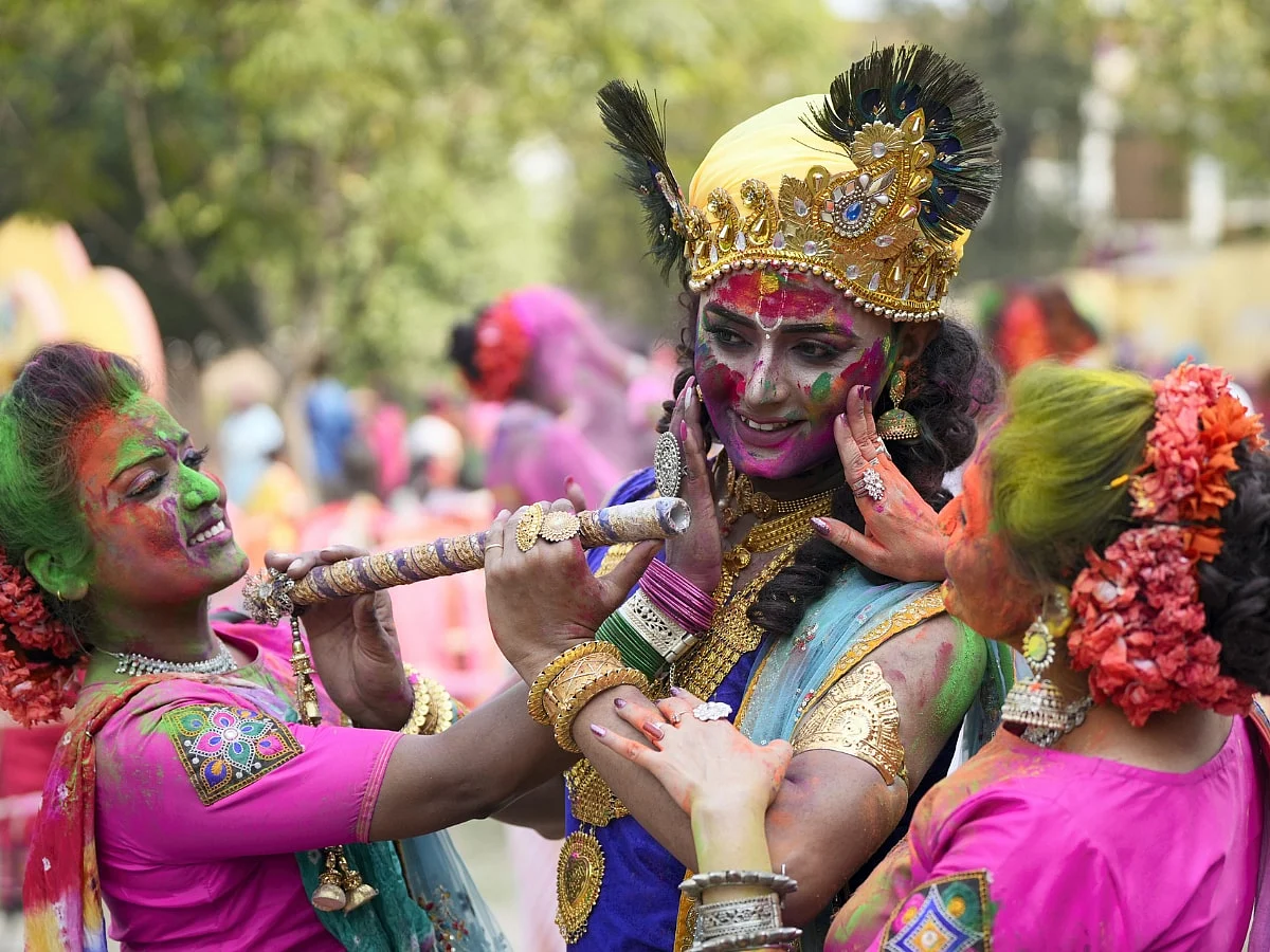 Dol Yatra or Basant Festival in Bengal