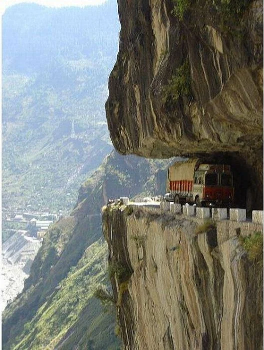Manali Leh highway