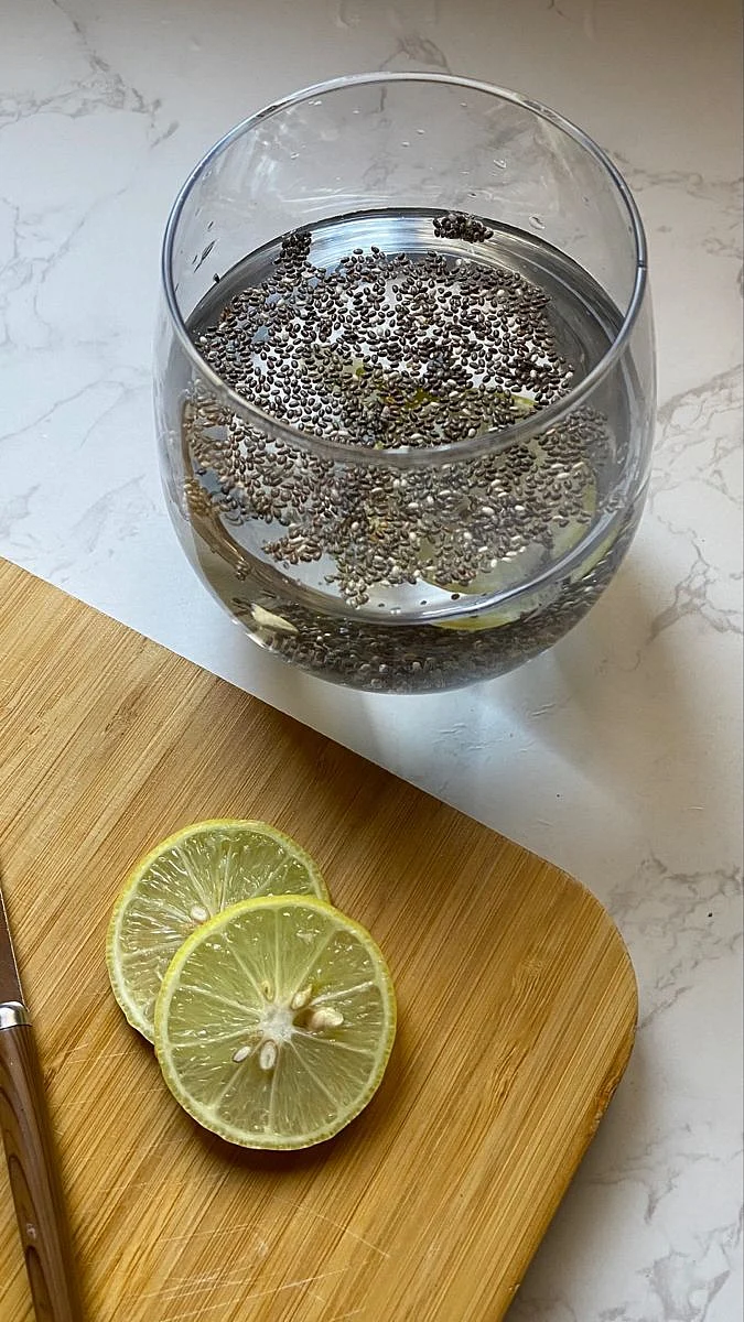 Chia seeds water3