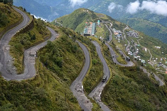 zig zag road zuluk